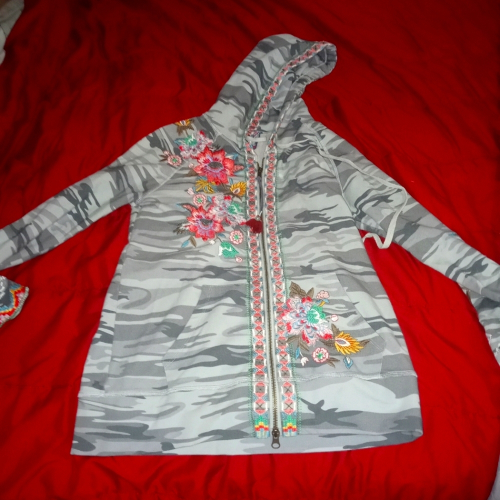 Johnny was size small zip up hoodie